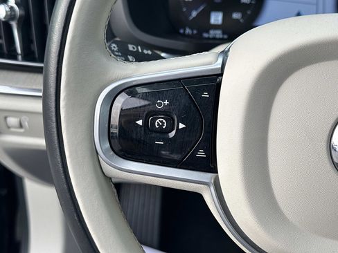 Used 2020 Volvo S60 T6 Inscription w/ Protection Package Premier image 28