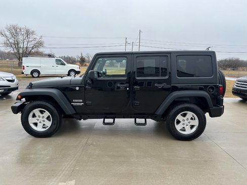 Used 2013 Jeep Wrangler Unlimited Sport AWD/4WD image 5