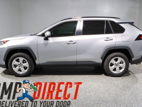 Used 2021 Toyota RAV4 XLE image 10