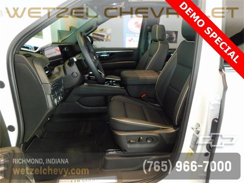 New 2025 Chevrolet Suburban Premier w/ Sun And Tow Package image 12