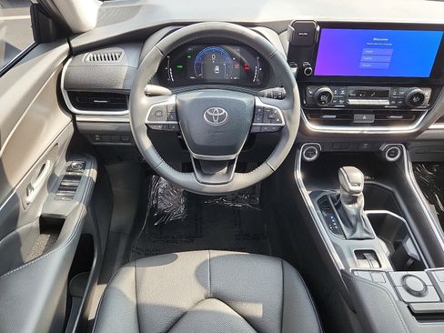 Used 2026 Toyota Grand Highlander AWD Hybrid image 11