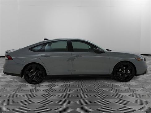 Used 2024 Honda Accord Sport image 2