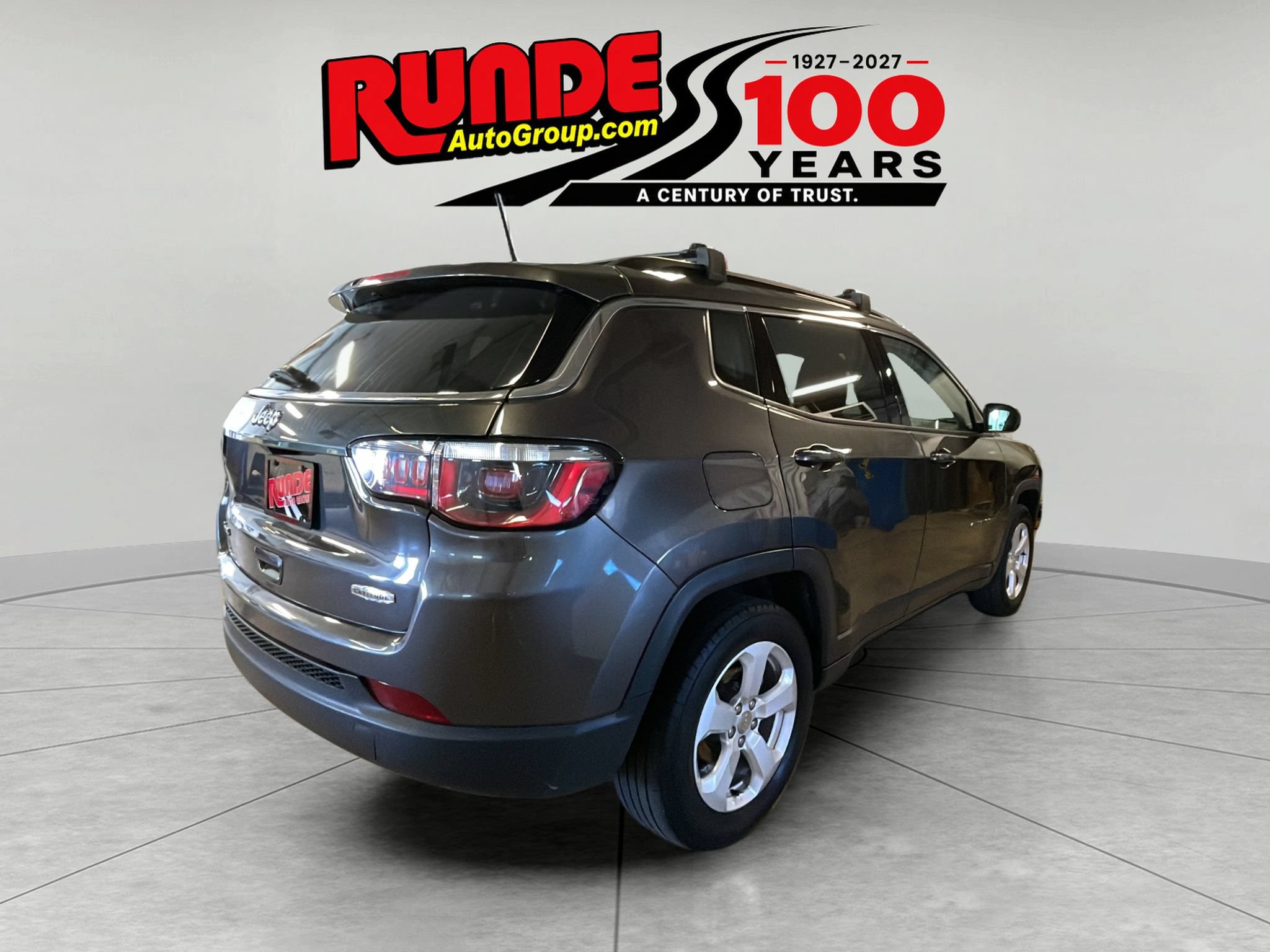 Used 2018 Jeep Compass Latitude w/ Popular Equipment Group AWD/4WD image 5