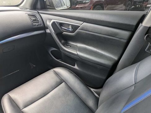 Used 2018 Nissan Altima 2.5 SR w/ SR Midnight Edition FWD image 16