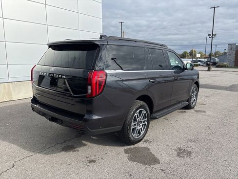 New 2025 Ford Expedition Active image 3