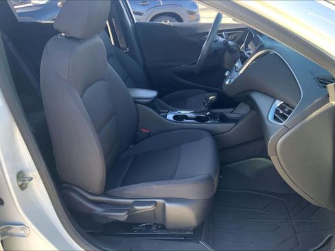 Used 2022 Chevrolet Malibu LS image 9