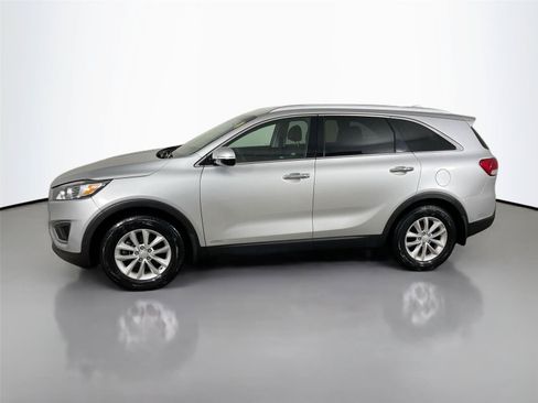 Used 2018 Kia Sorento AWD image 8