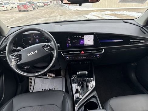 Used 2023 Kia Niro EX Touring image 30