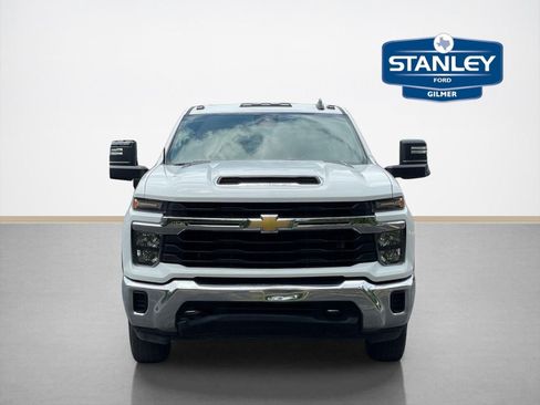 Used 2024 Chevrolet Silverado 2500 LT AWD/4WD image 2