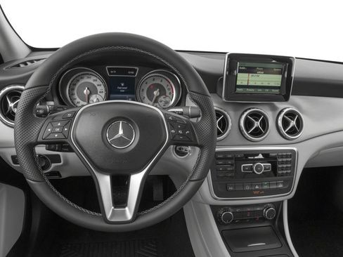 Used 2016 Mercedes-Benz GLA 250 4MATIC image 6