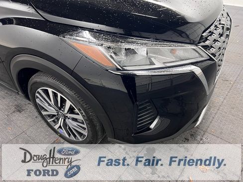 Used 2024 Nissan Kicks SV image 8