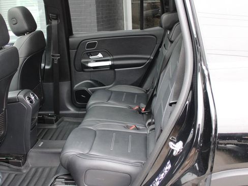 Used 2023 Mercedes-Benz GLB 250 4MATIC image 30