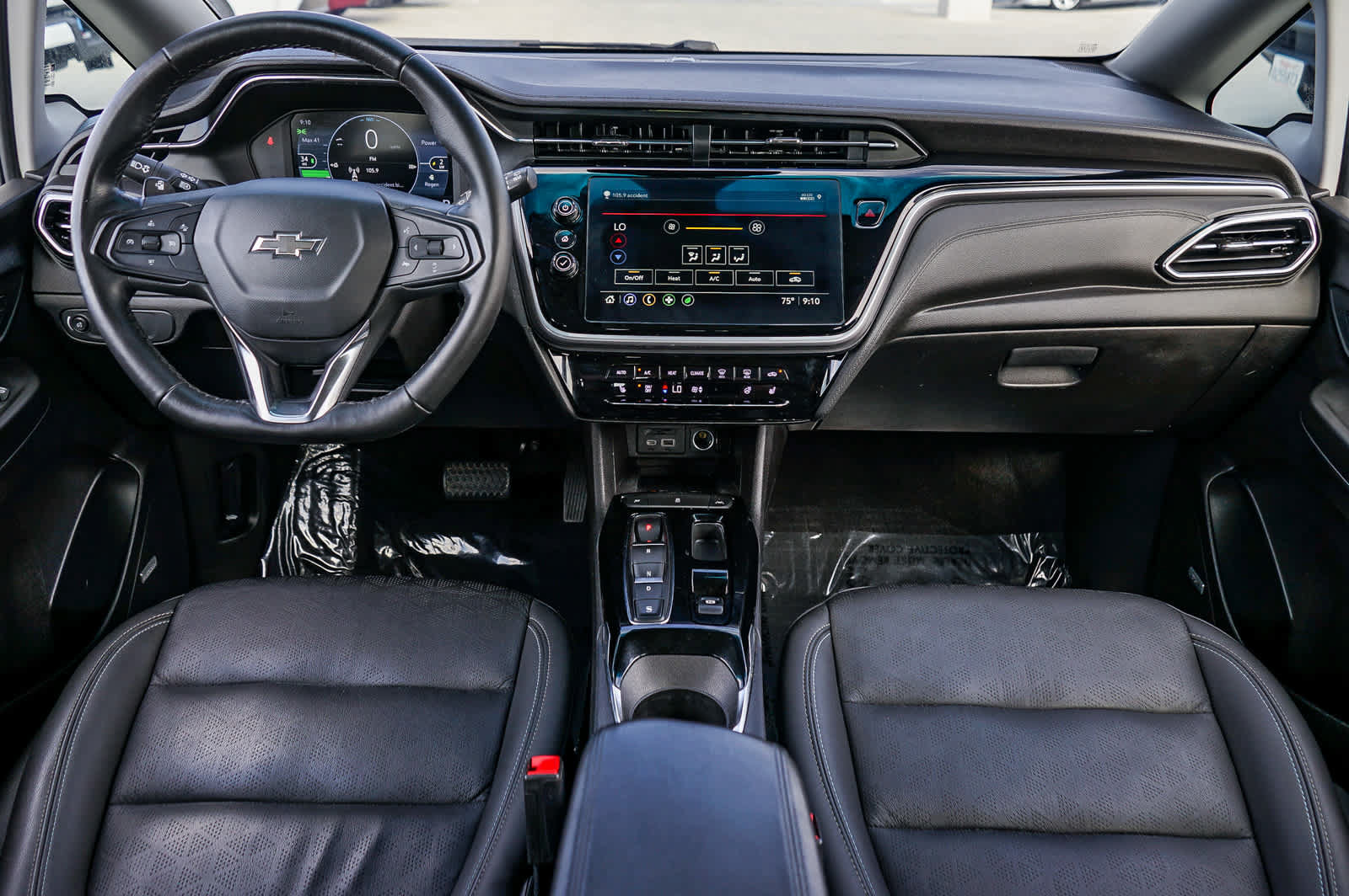 Used 2023 Chevrolet Bolt LT w/ Infotainment Package FWD image 12