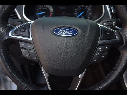 Used 2018 Ford Edge SEL FWD image 13