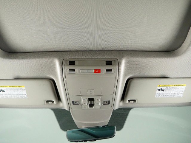 Used 2023 Volkswagen Taos SE w/ Sunroof Package w/ Panoramic Sunroof Package FWD image 53