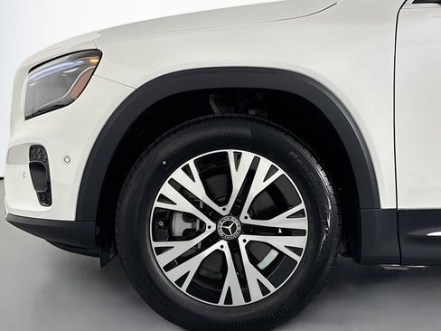 New 2025 Mercedes-Benz GLB 250 image 9