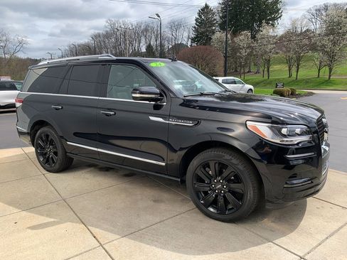 Used 2024 Lincoln Navigator Reserve image 8