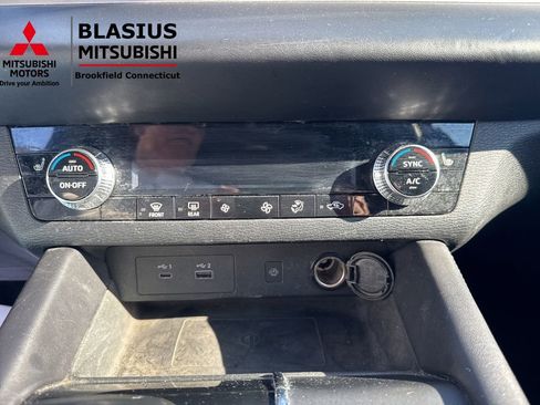 Used 2024 Mitsubishi Outlander SE FWD image 31