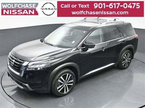 Used 2025 Nissan Pathfinder Platinum w/ Cargo Package image 30