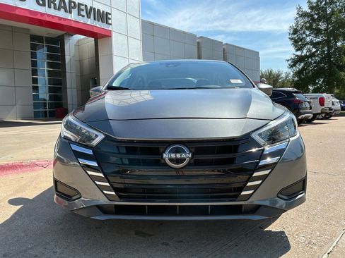 Used 2025 Nissan Versa SV FWD image 3
