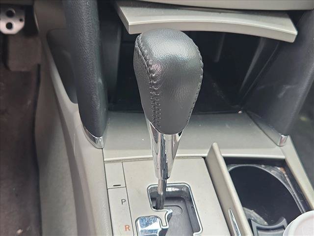 Used 2011 Toyota Camry SE w/ SE Extra-Value Pkg #1 FWD image 10