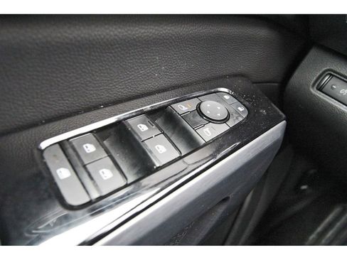 Used 2023 Nissan Pathfinder SL FWD image 15