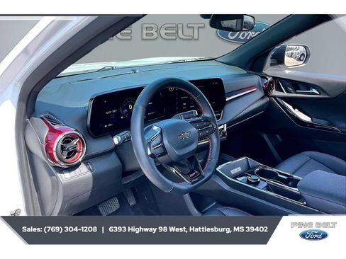 Used 2025 Chevrolet Equinox RS w/ Convenience Package III FWD image 12