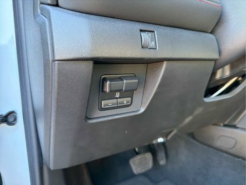 Used 2023 Chevrolet Colorado Z71 w/ Advanced Trailering Package image 17