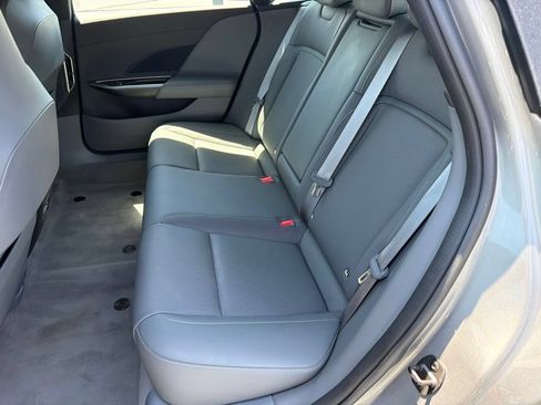 Used 2024 Lucid Air Touring AWD/4WD image 32