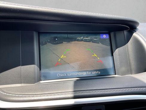 Used 2019 INFINITI QX30 FWD image 23