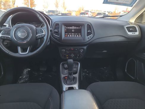 Used 2019 Jeep Compass Sport image 18