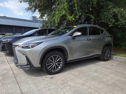 Used 2025 Lexus NX 250 FWD w/ Towing Package (2000 Lbs) image 3