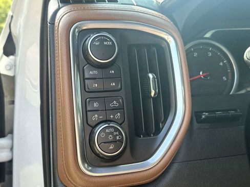 Certified 2022 Chevrolet Silverado 2500 High Country w/ Technology Package AWD/4WD image 18