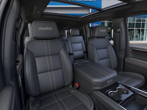 New 2026 Chevrolet Suburban High Country image 18