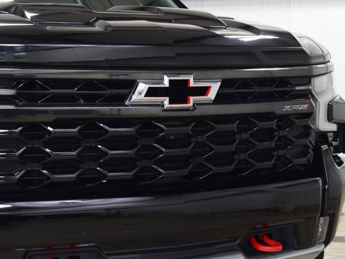 Used 2024 Chevrolet Silverado 1500 ZR2 image 11