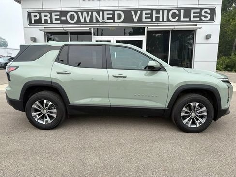 Used 2025 Chevrolet Equinox LT w/ Safety and Technology Package FWD image 2