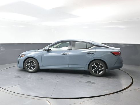 Used 2024 Nissan Sentra SV FWD image 10