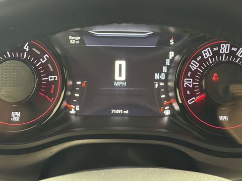 Used 2019 Dodge Challenger SXT w/ Plus Package image 17