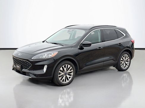 Used 2022 Ford Escape Titanium w/ Class II Trailer Tow Package AWD/4WD image 4