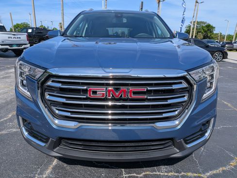 Certified 2024 GMC Terrain SLT image 9