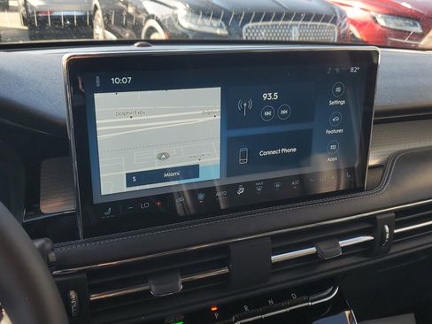 Certified 2024 Lincoln Corsair Premiere image 22