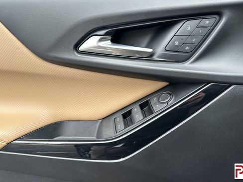 Used 2025 Chevrolet Equinox ACTIV w/ Convenience Package III image 12