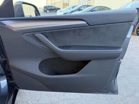 Used 2023 Tesla Model Y Long Range image 13