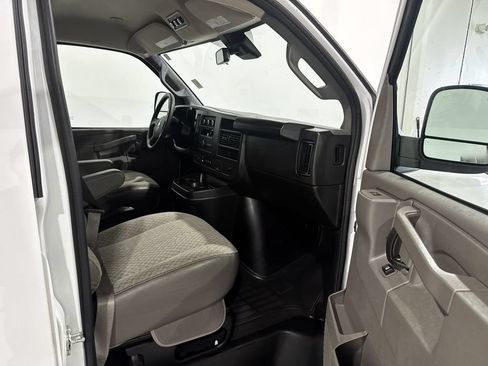 Used 2025 Chevrolet Express 3500 LT w/ LT Preferred Equipment Group RWD image 15