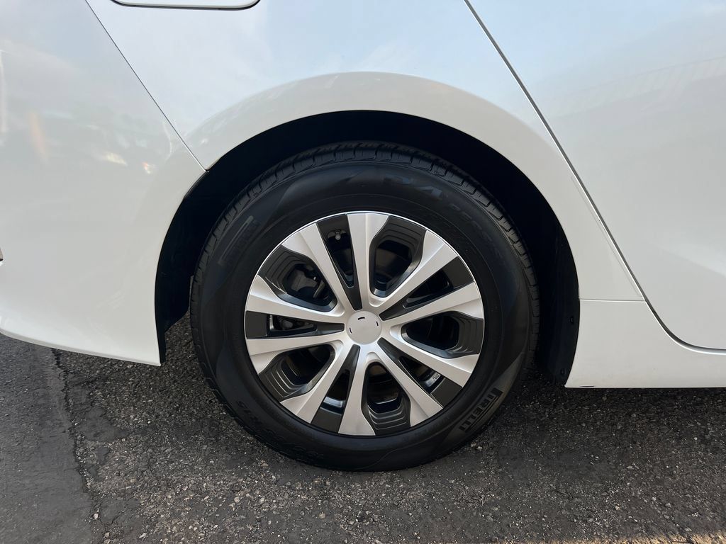 Used 2021 Toyota Prius Prime XLE w/ Carpet Mat Package (TMS) FWD image 41
