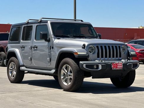 Used 2018 Jeep Wrangler Unlimited Sahara AWD/4WD image 10