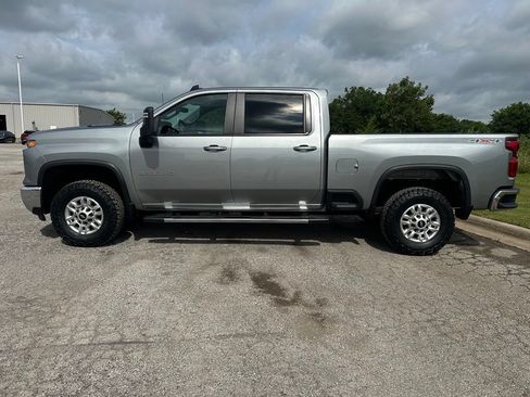Used 2025 Chevrolet Silverado 2500 LT w/ Convenience Package AWD/4WD image 10