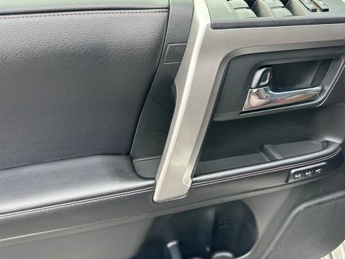 Used 2017 Toyota 4Runner Limited image 12