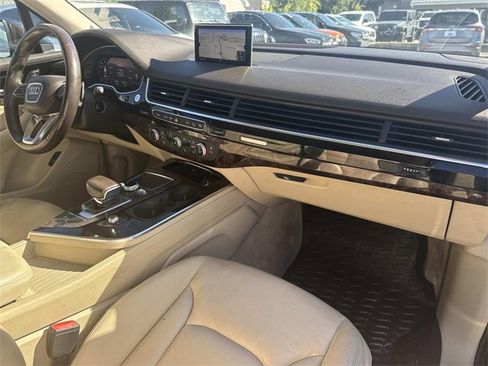 Used 2017 Audi Q7 3.0T Premium Plus w/ Premium Plus Package image 17