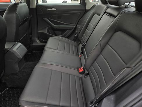Used 2024 Volkswagen Jetta SE FWD image 13
